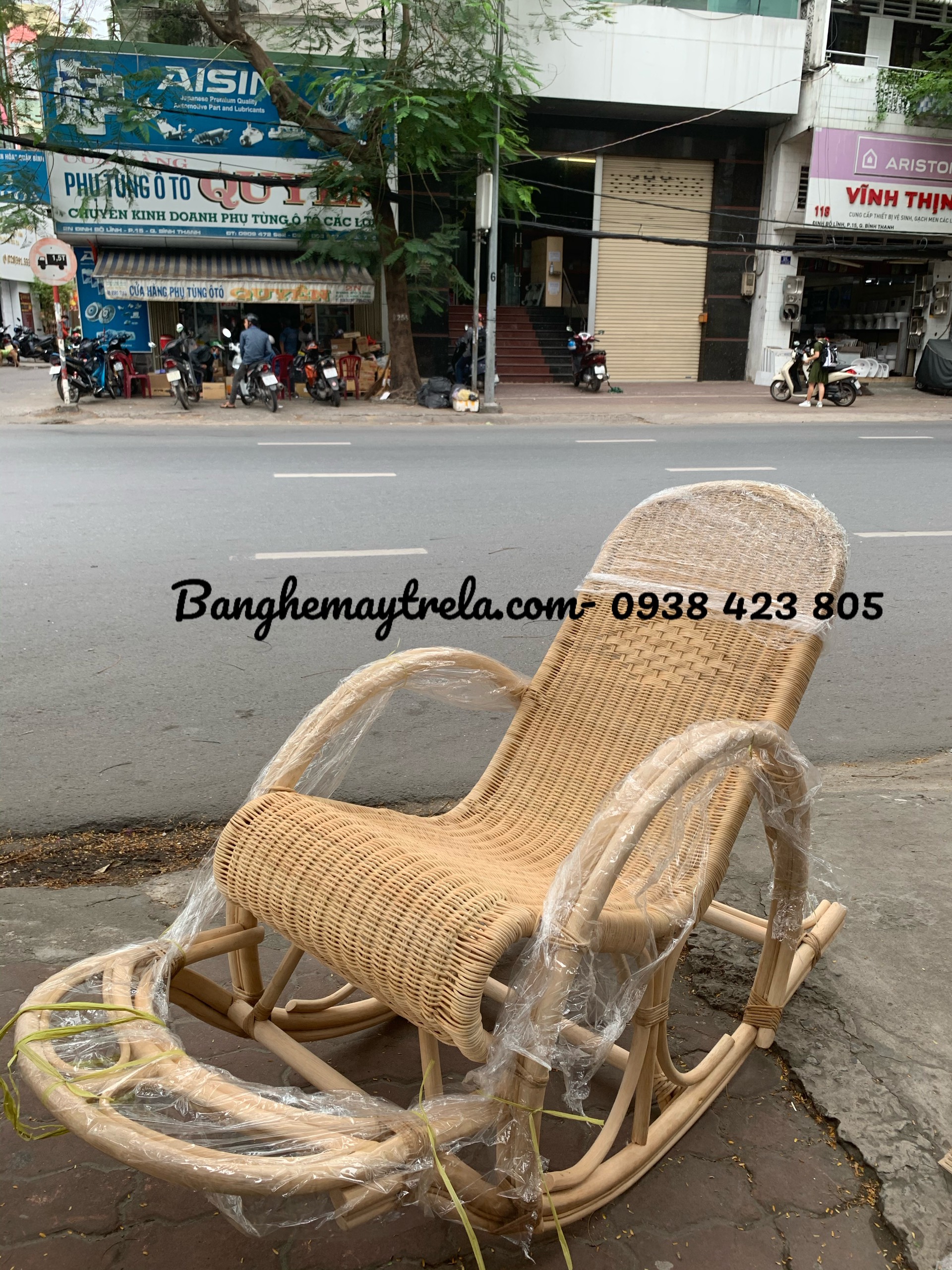 Ghế bập bênh mây tự nhiên đan kín